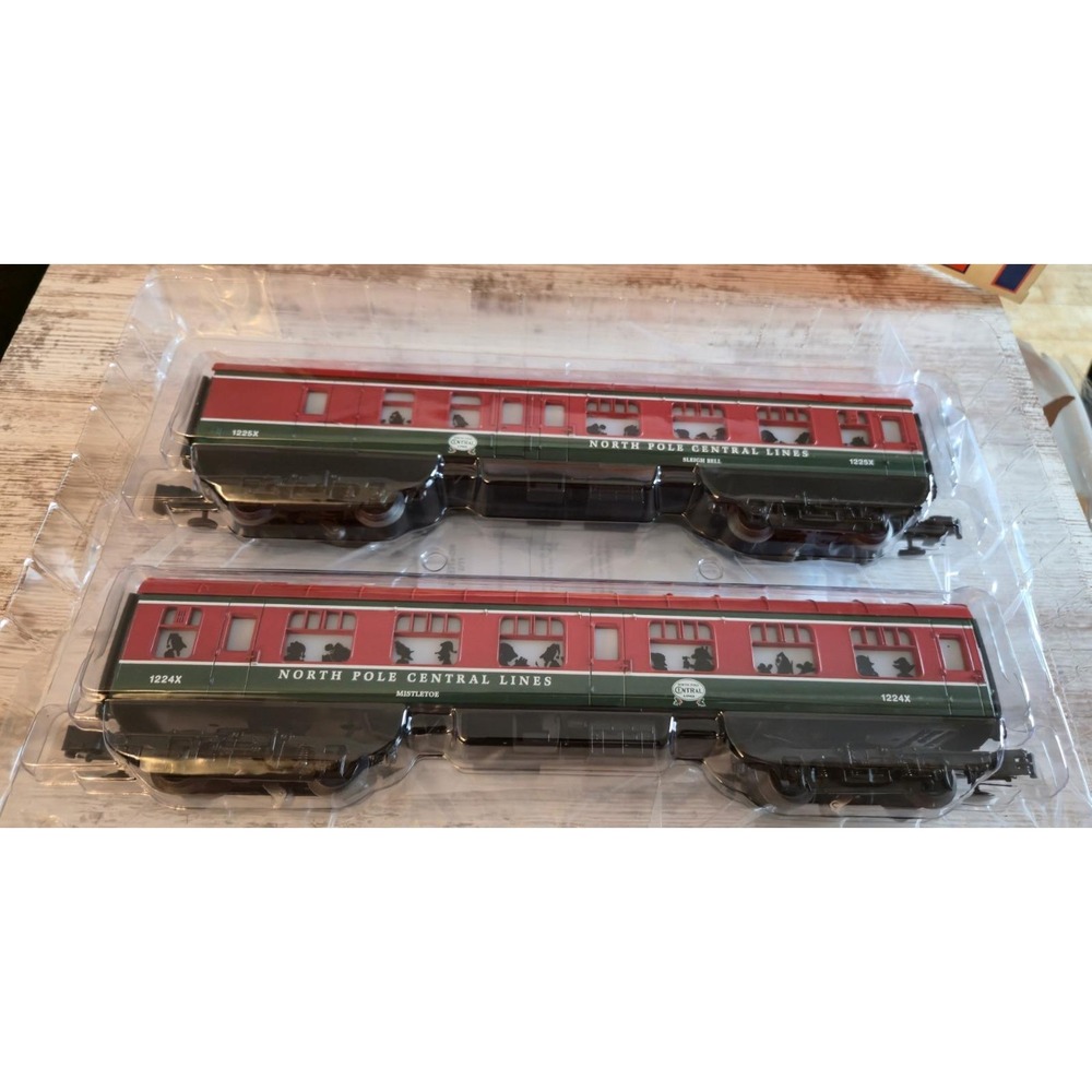 Lionel North Pole Central Victorian Christmas Passenger Cars 6-35250 - NIB - Picture 5 of 16